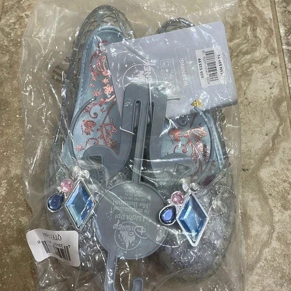 Cinderella‎ Costume for Kids sz 7/8 with shoes sz 13/1 and accessories - Picture 9 of 10